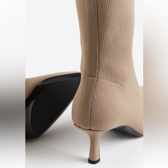 NWOB- H&M Heeled Sock Boots EUR 36 / US 5 - Picture 4 of 4